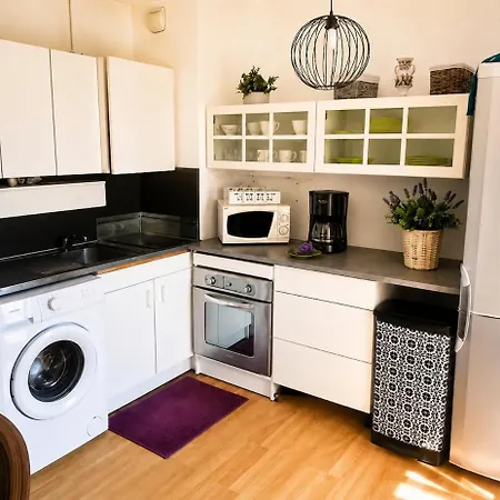 Cosy Avec Terrasse A 80m De La Apartman *