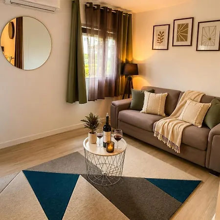 Appartement Cosy Avec Terrasse à 80m De La *