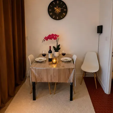 Cosy Avec Terrasse à 80m De La Appartement *